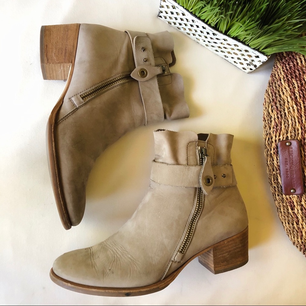 🌻Paul Green Tan Ankle Boots🌻